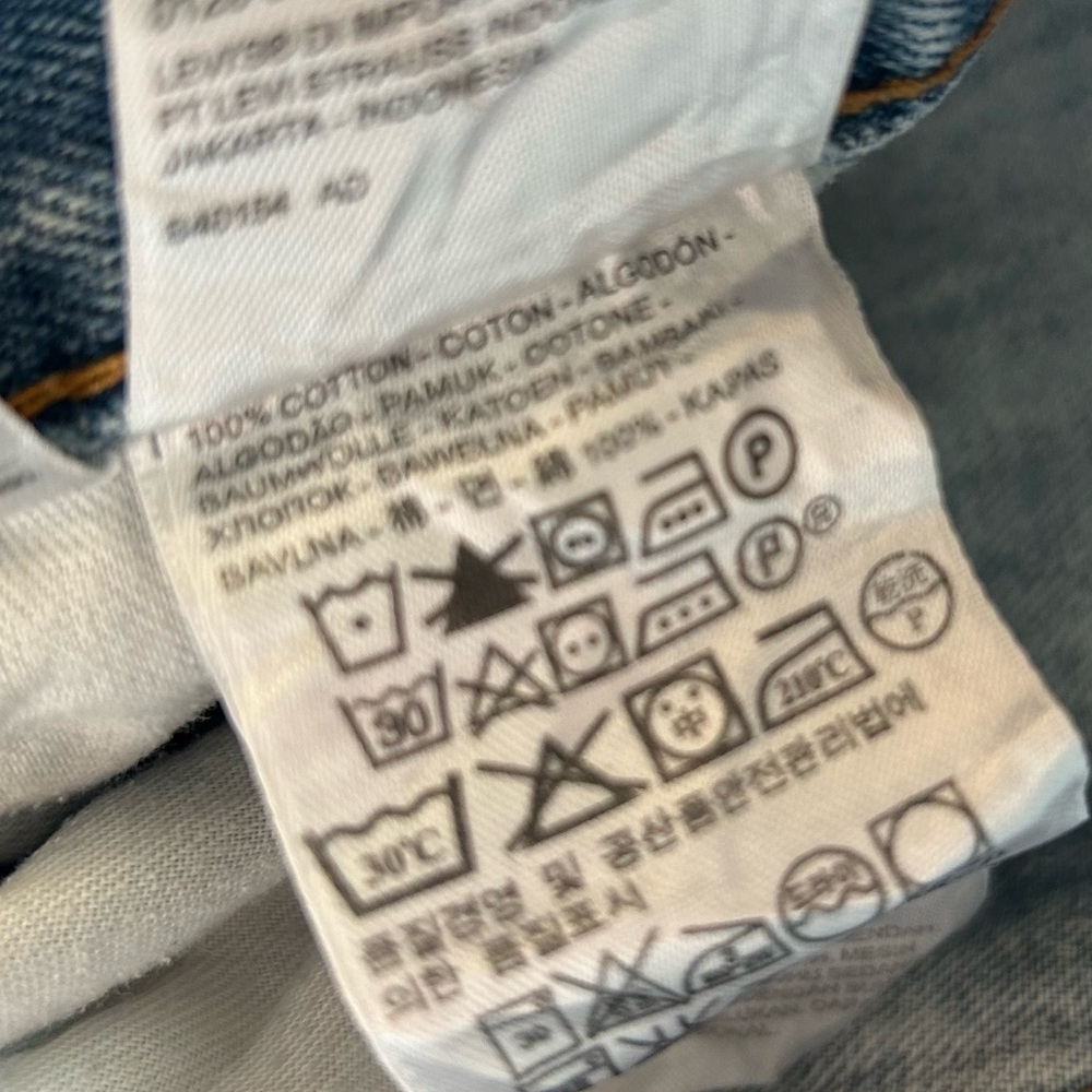 Levi’s 550 Straight Leg Size 36X27 100% Cotton Has Distressing Hem 27” Inseam - Picture 11 of 12